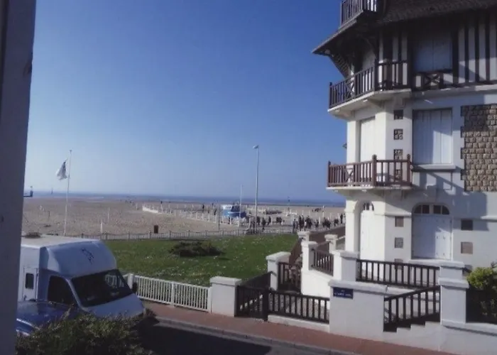 Au Soleil Couchant Trouville-sur-Mer